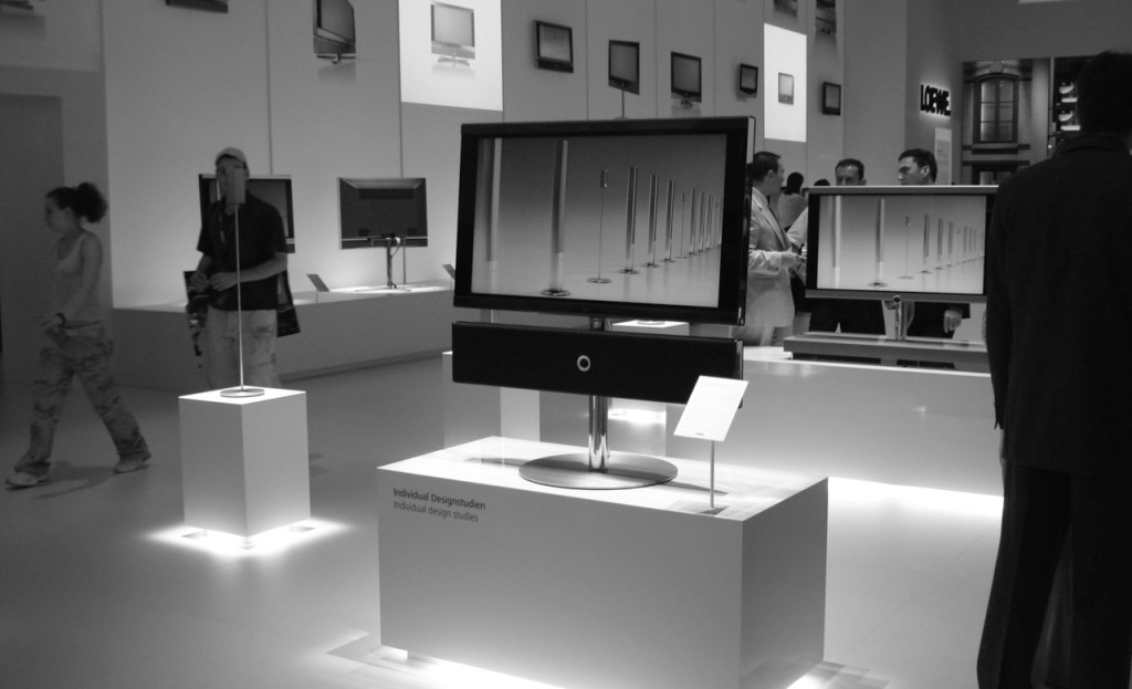 IFA Fair 2006 Designstudies . Loewe Individual Soundprojector