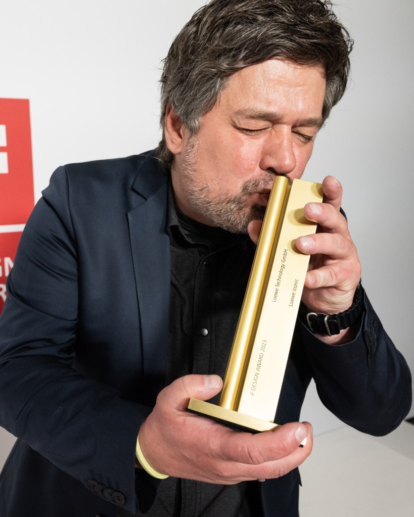 Marco A. Mueller with the iF Gold Award 2023 for Loewe iconic