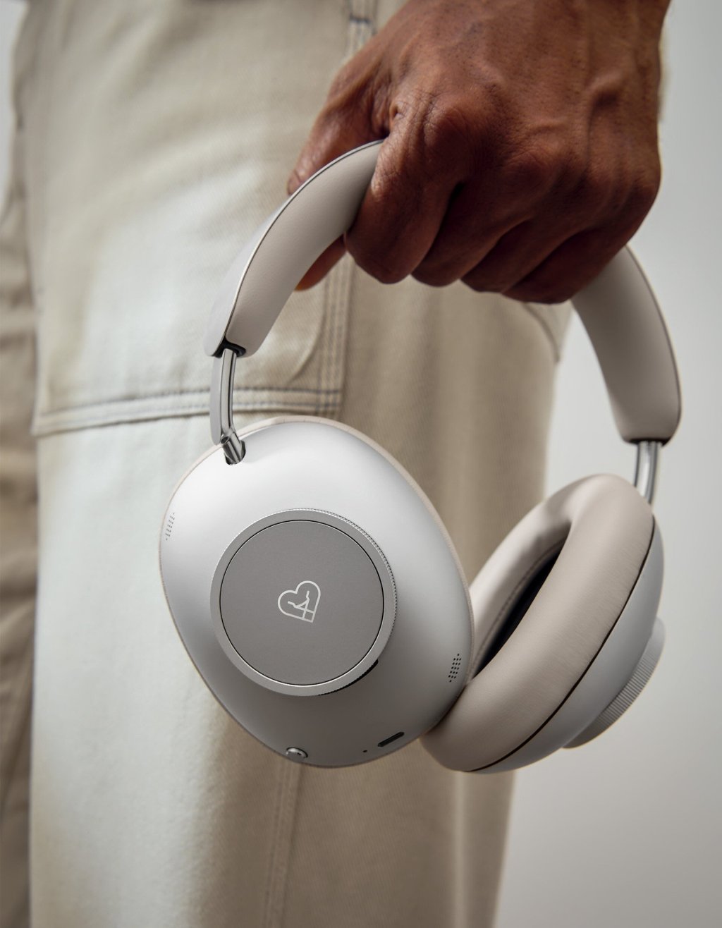 Loewe Leo Headphones